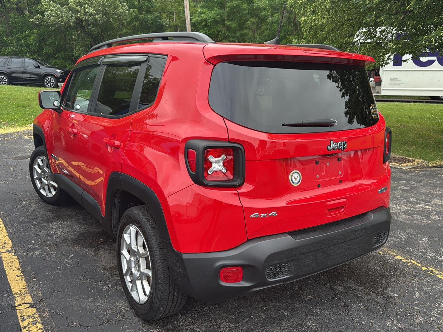Used 2021 Colorado Red Clearcoat Jeep Latitude image 3