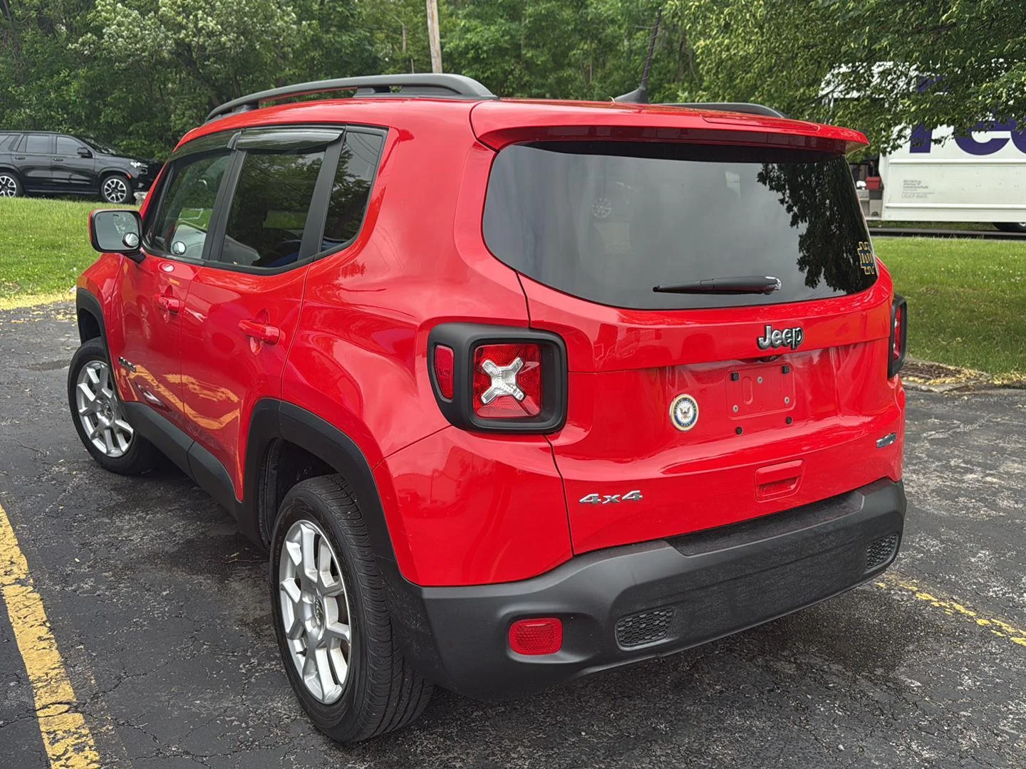 Used 2021 Colorado Red Clearcoat Jeep Latitude image 3