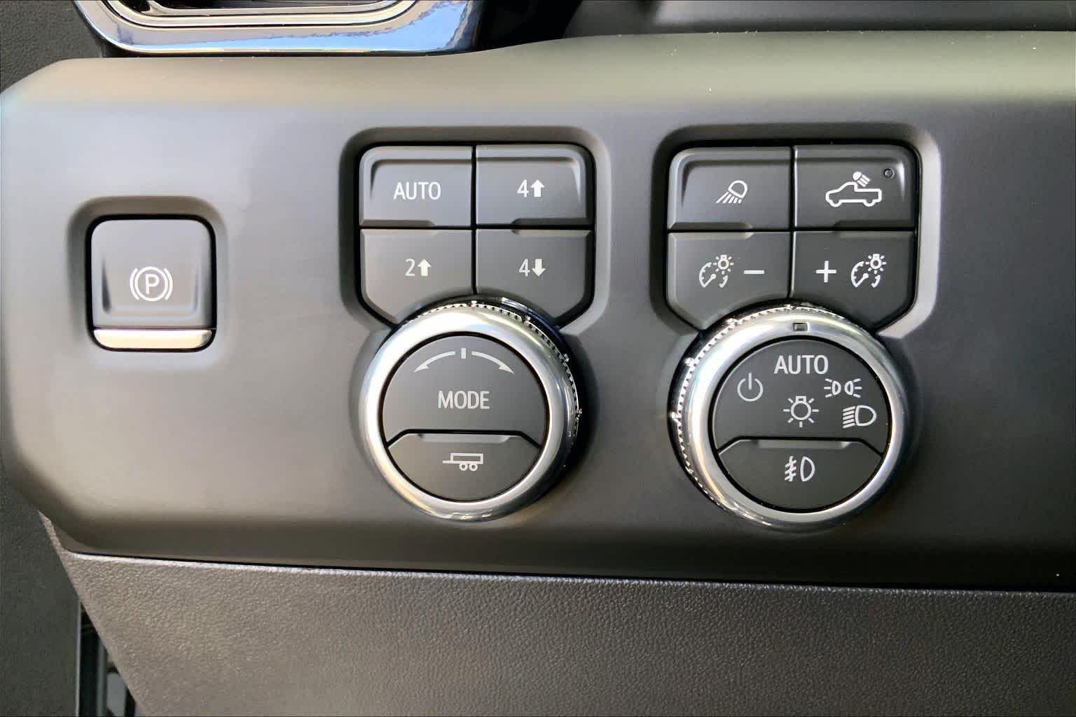 Used 2026 Summit White GMC AT4 image 36