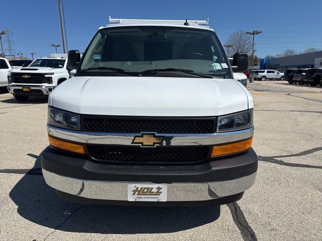 New 2025 Summit White Chevrolet 1WT image 2