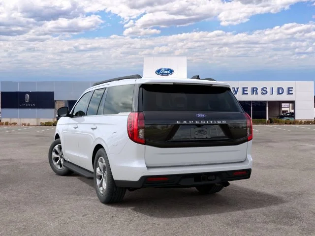 New 2027 Star White Metallic Tri-Coat Ford Active image 8