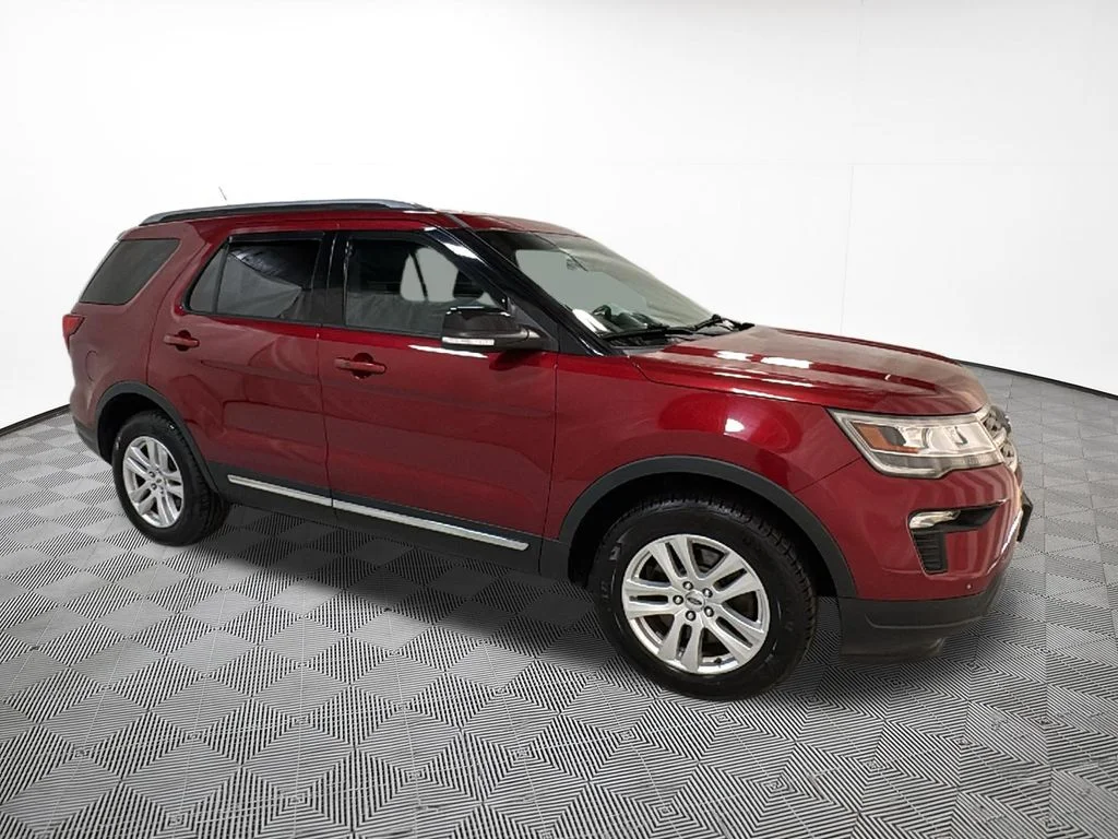 Used 2018 Red Ford XLT image 5