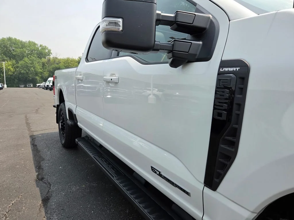 New 2026 Star White Metallic Tri-Coat Ford F-350® Lariat® image 30