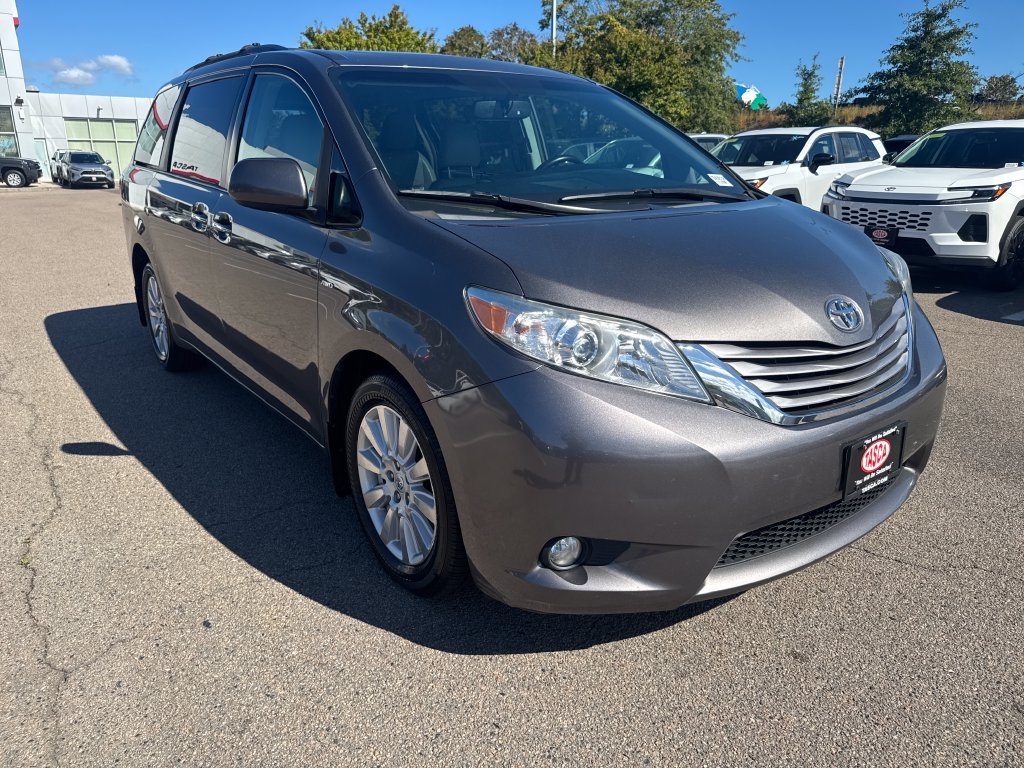 Used 2017 Gray Toyota XLE Premium image 12