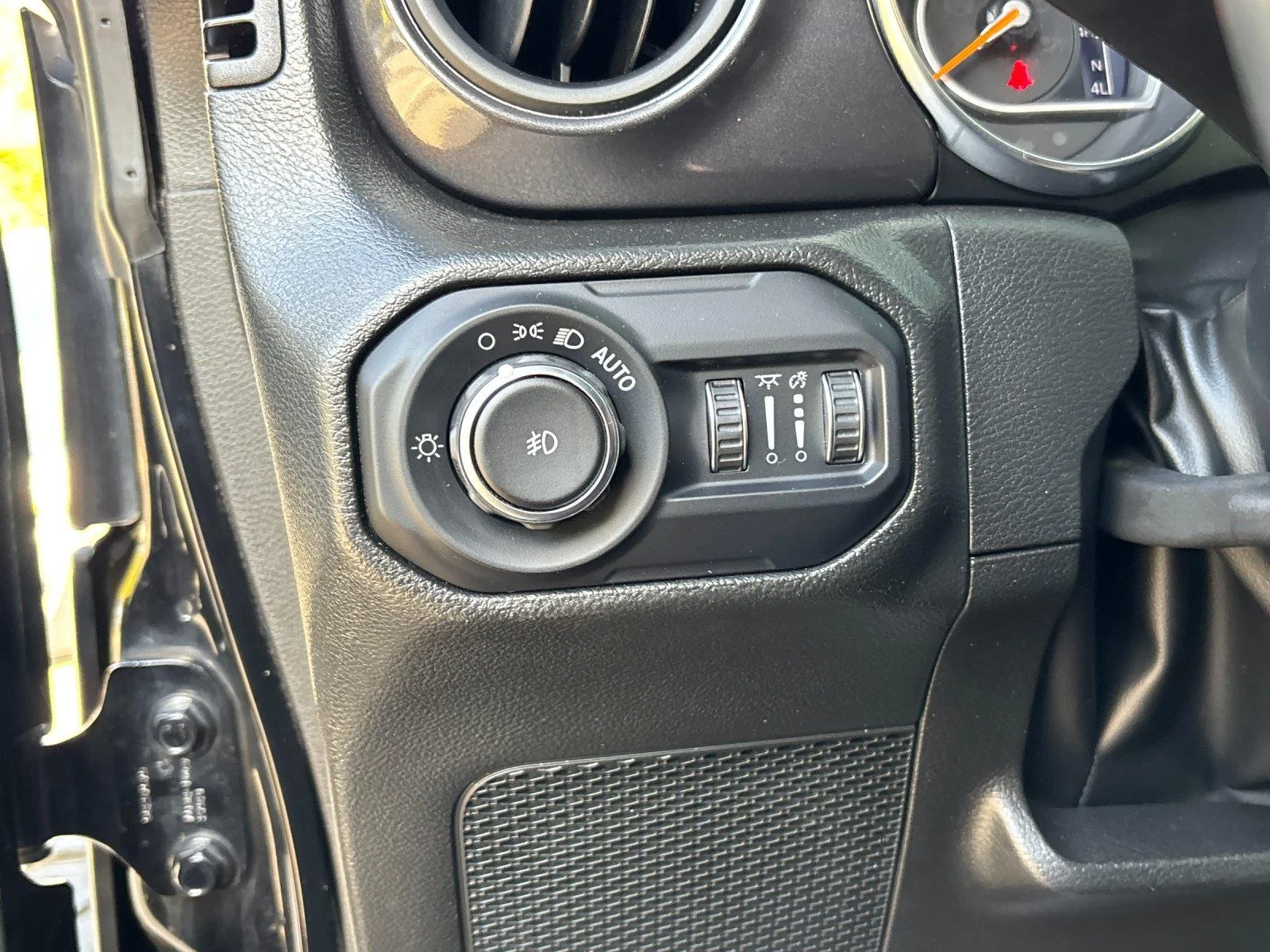 Used 2022 Black Clearcoat Jeep Unlimited Sport Altitude image 15