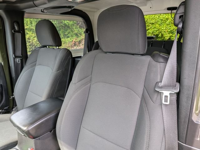 Used 2023 Green Jeep Sport S image 14