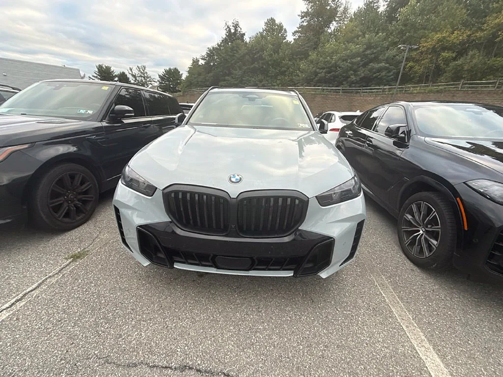 Used 2026 Gray BMW xDrive40i image 2
