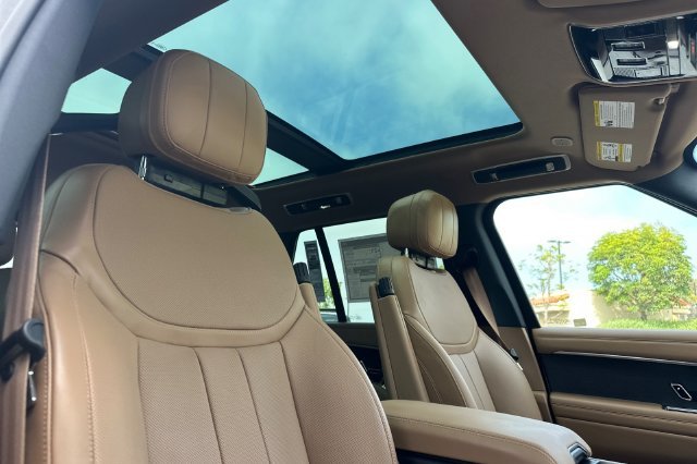 New 2027 Carpathian Grey Land Rover SE image 15