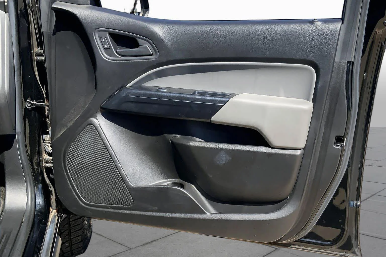 Used 2018 ONYX BLACK GMC 2WD image 21
