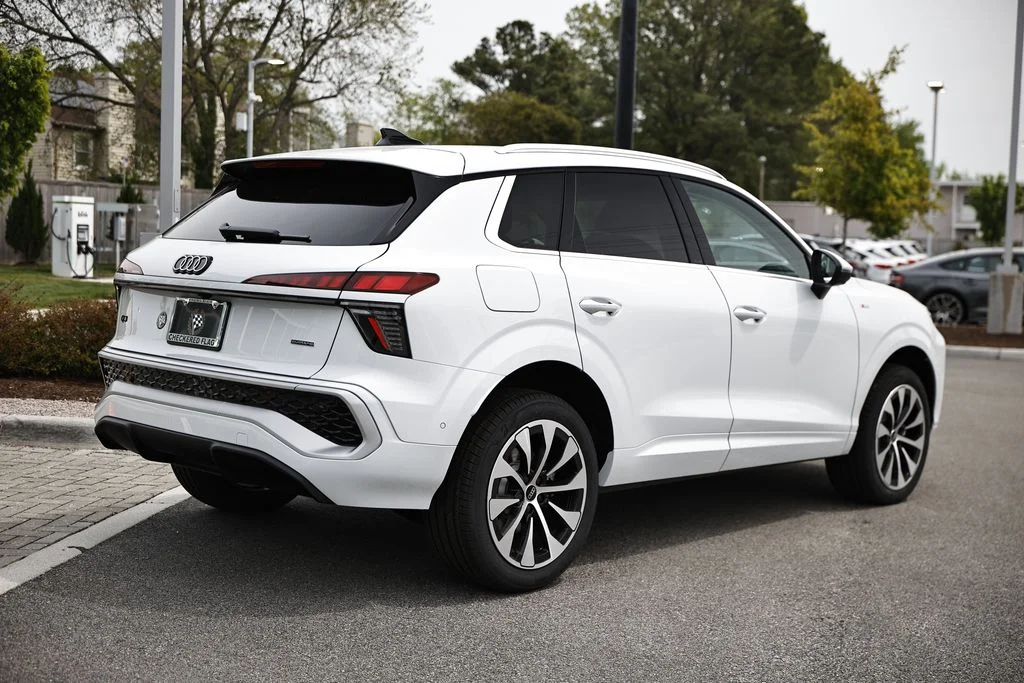 New 2026 Glacier White Metallic Audi S line image 7