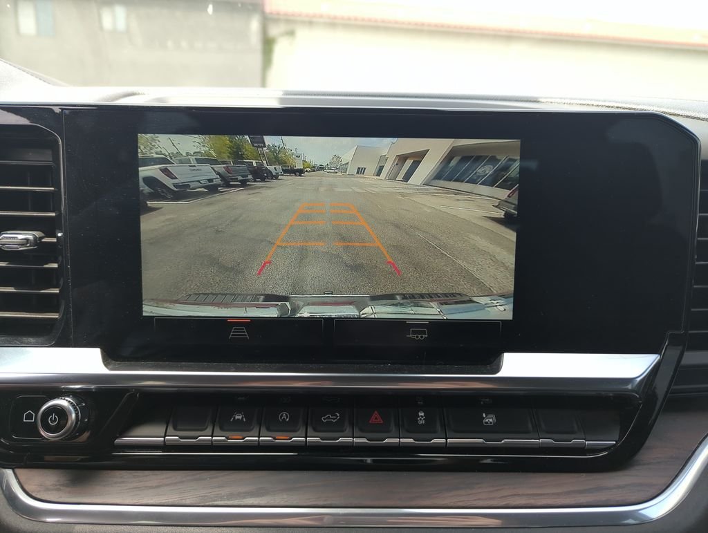 Used 2024 White GMC SLT image 25