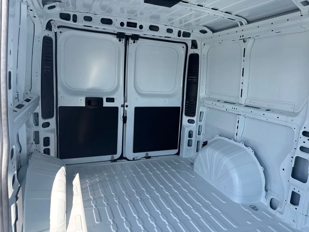 New 2026 Bright White Clear-Coat Exterior Paint RAM Tradesman image 23