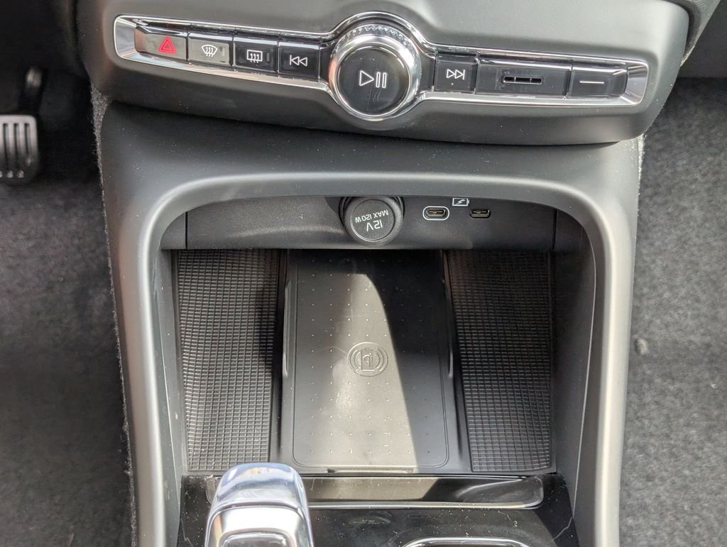 2026 Volvo XC40 Plus - Photo 19