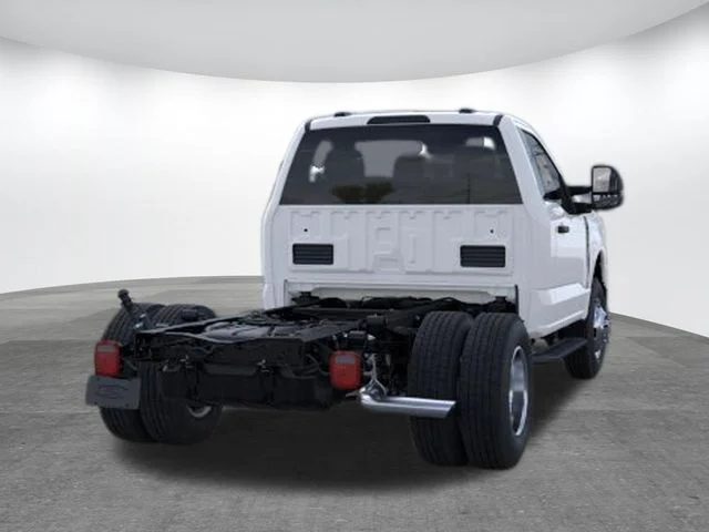 2026 Ford F-350 Super Duty Chassis Cab XL - Photo 8