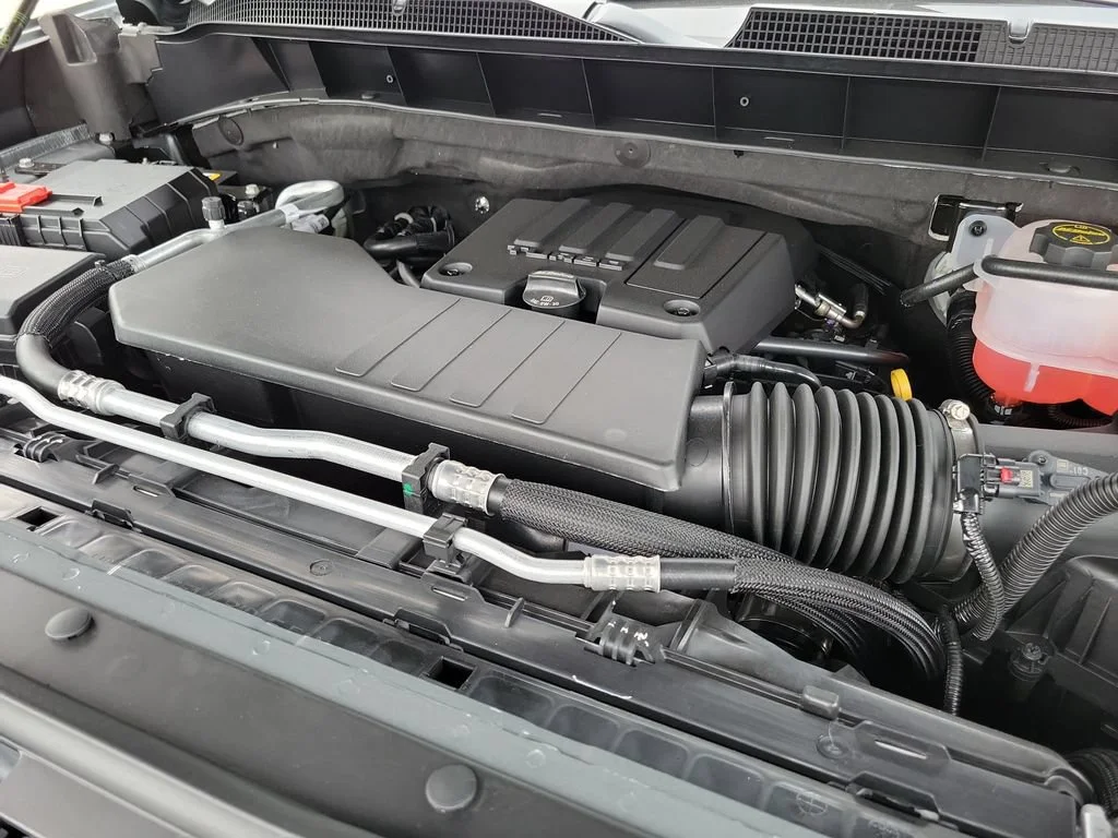 New 2026 Sterling Gray Metallic Chevrolet LT (2FL) image 30