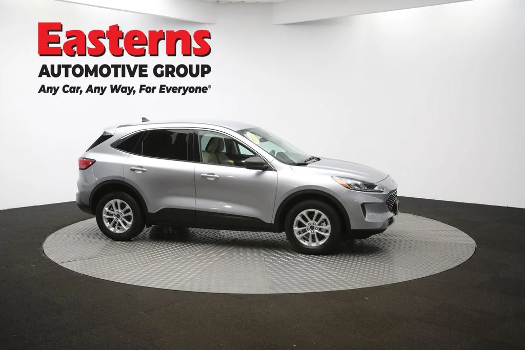 Used 2022 Silver Ford SE image 45