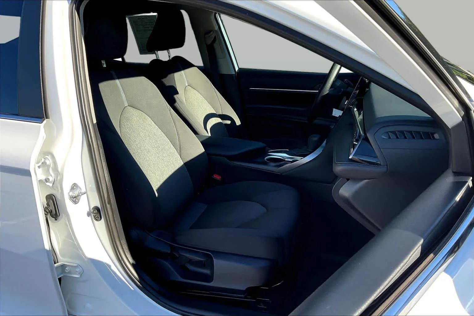 Used 2024 Ice Cap Toyota LE image 9