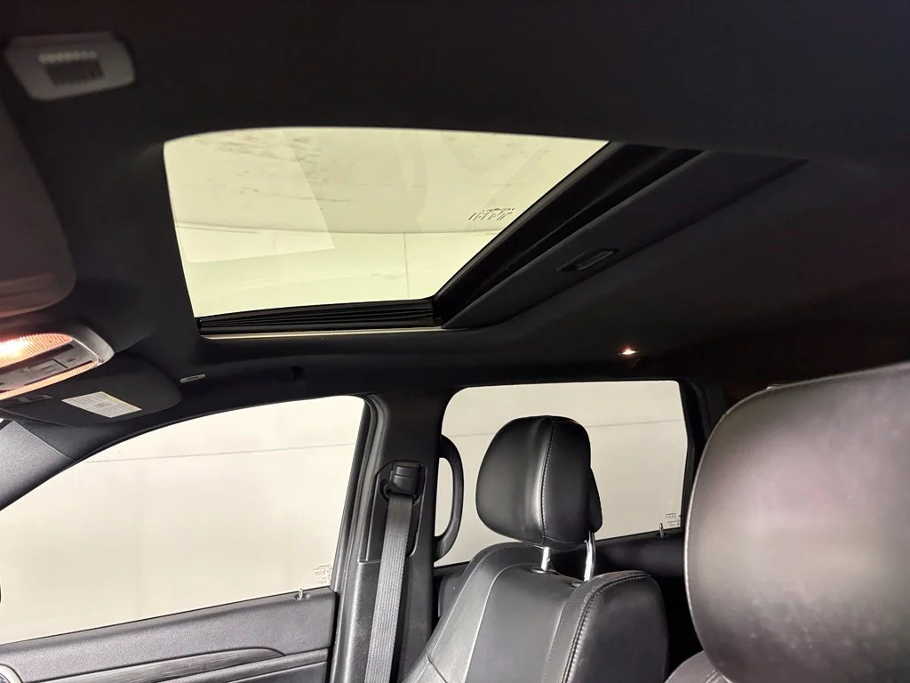 Used 2019 White Jeep Altitude image 35