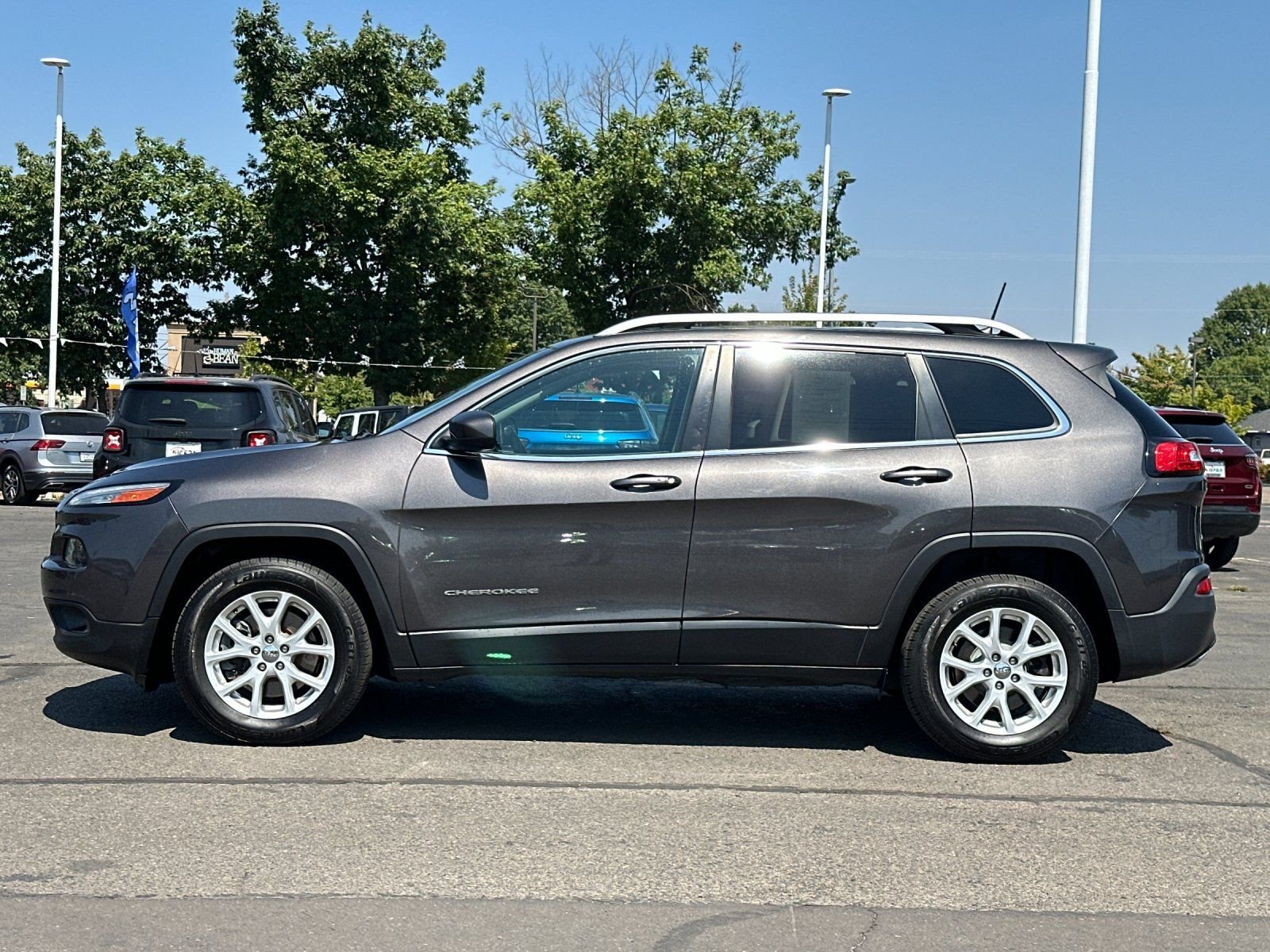 2018 Jeep Cherokee Latitude Plus - Photo 7