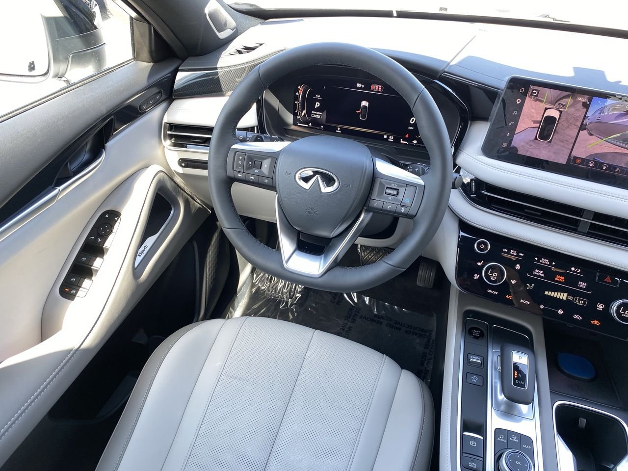 New 2027 2T RAD WHT INFINITI SPORT image 16