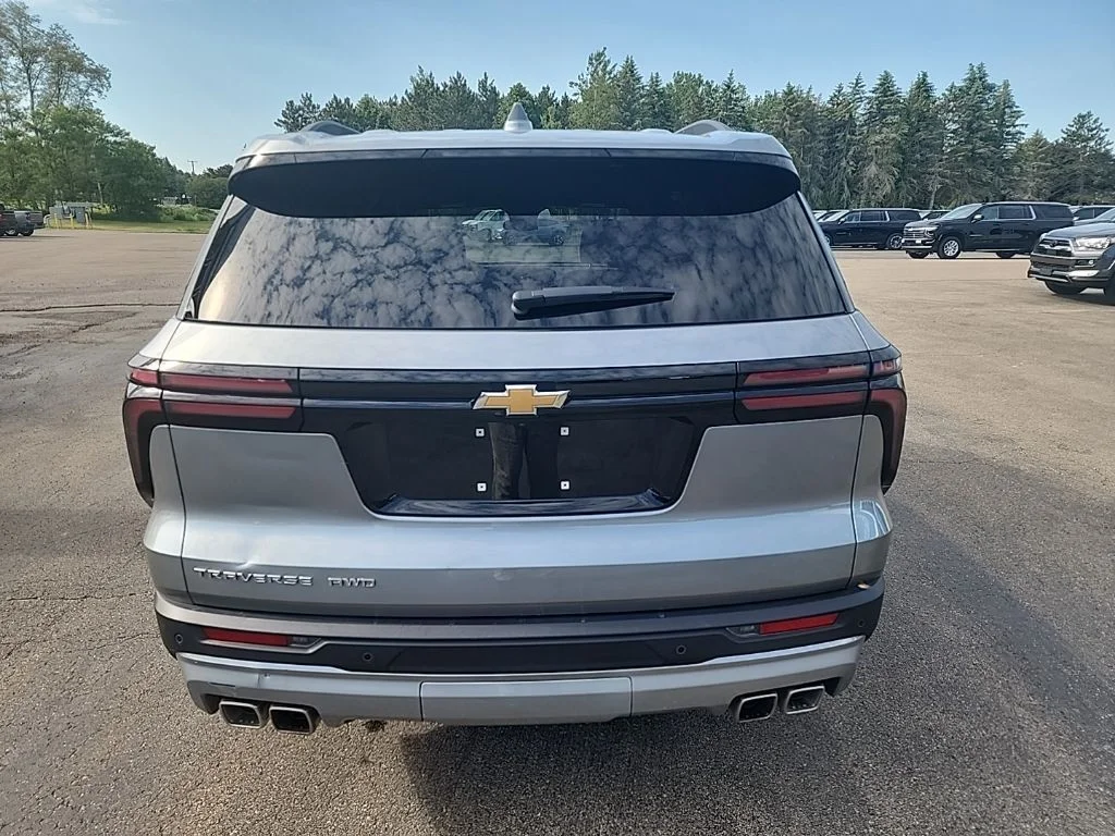 Used 2026 Gray Chevrolet LT image 4