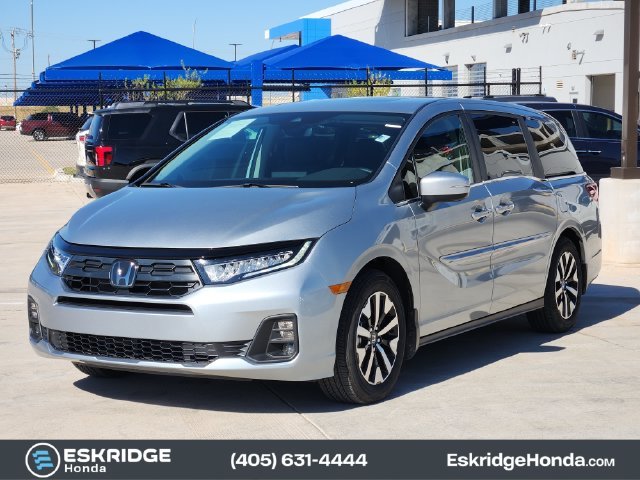 Certified Used 2026 Solar Silver Metallic Honda EX-L image 3