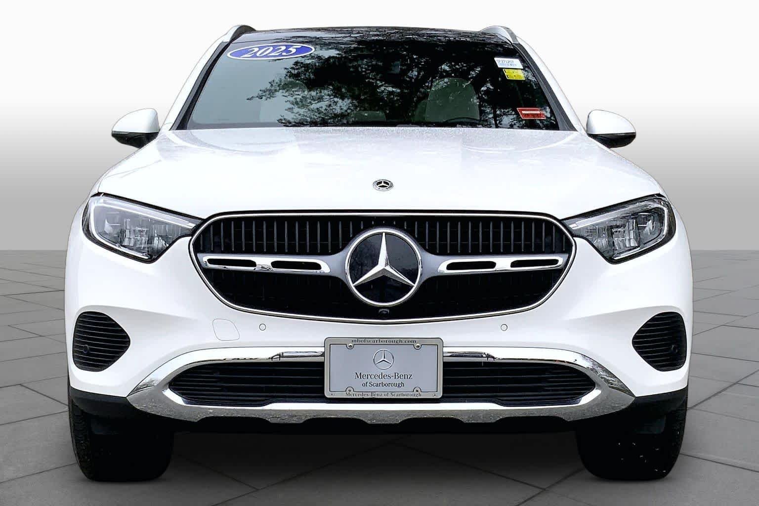 Certified Used 2025 Polar White Mercedes-Benz GLC 300 image 4