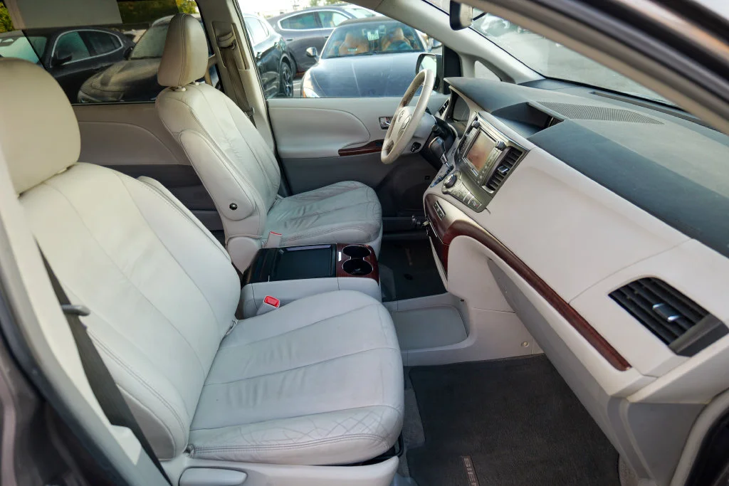 Used 2011 Predawn Gray Mica Toyota XLE image 31