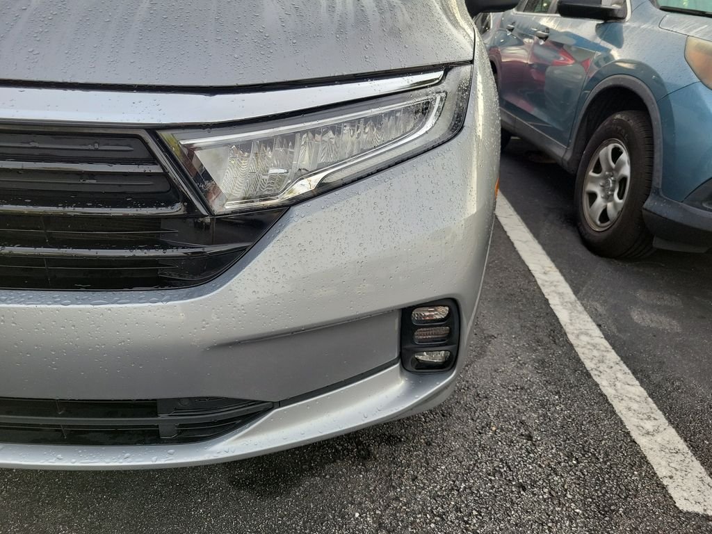 Certified Used 2021 Lunar Silver Metallic Honda EX-L image 7