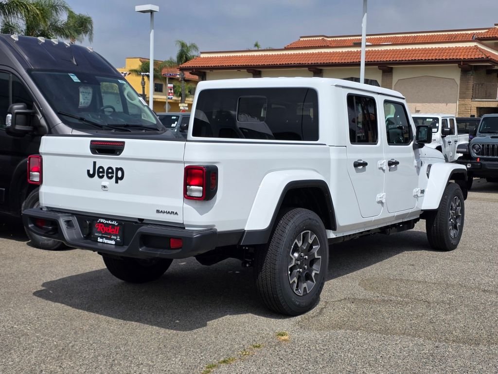 New 2026 Bright White Clear-Coat Exterior Paint Jeep Sahara image 4