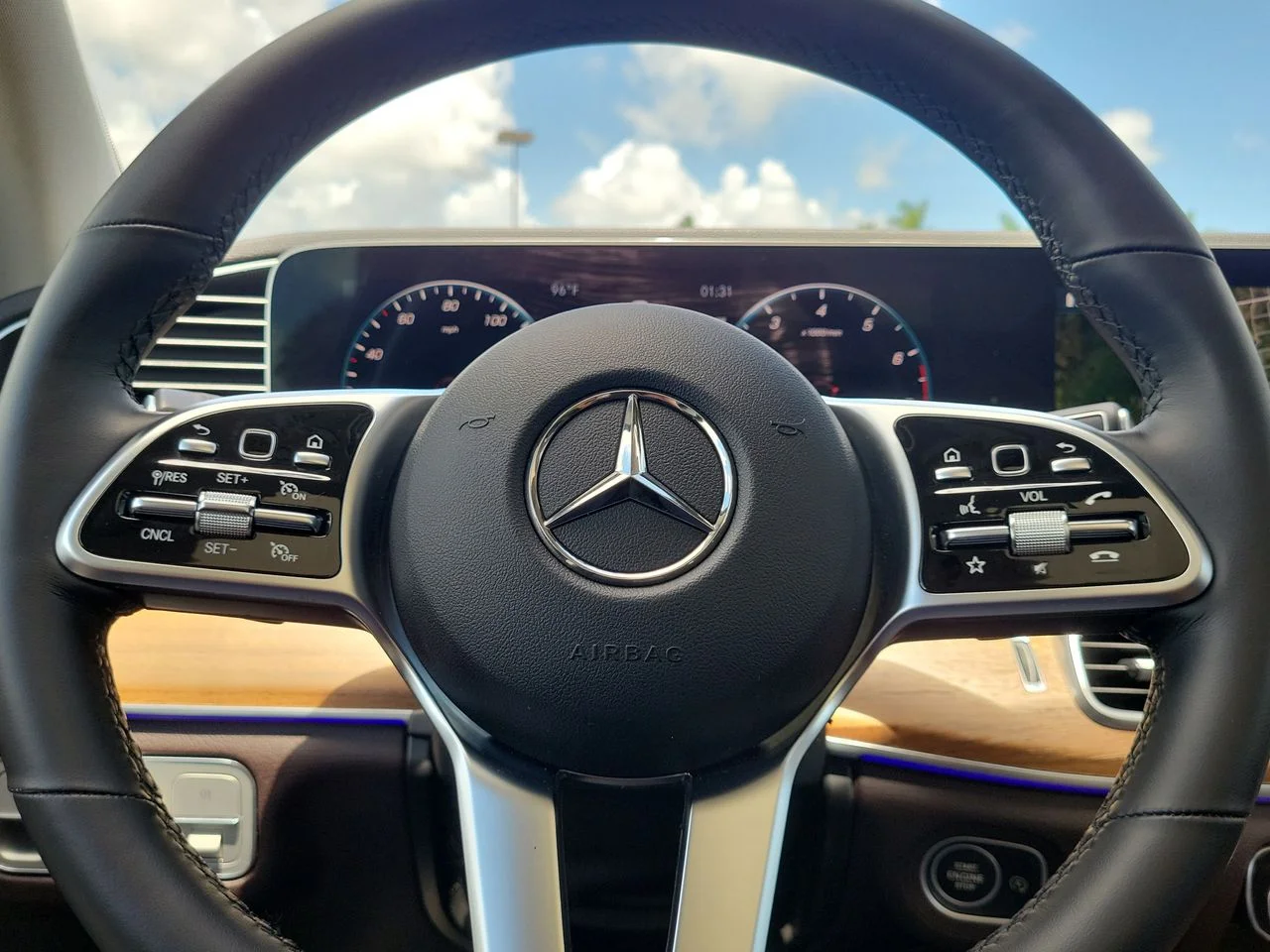 Certified Used 2023 Silver Mercedes-Benz GLE 450 image 32