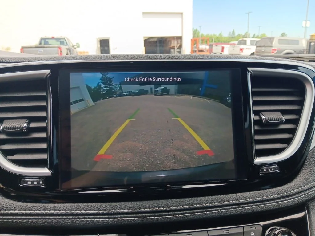 Used 2025 Diamond Black Crystal Pearlcoat Chrysler Limited image 24