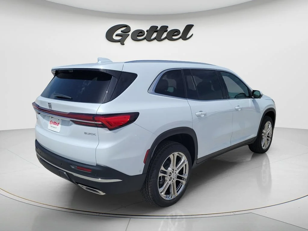 New 2026 Iridescent White Tricoat Buick Preferred image 5