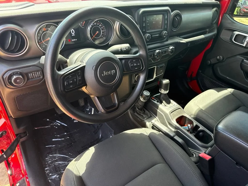 Used 2019  Jeep Sport image 10