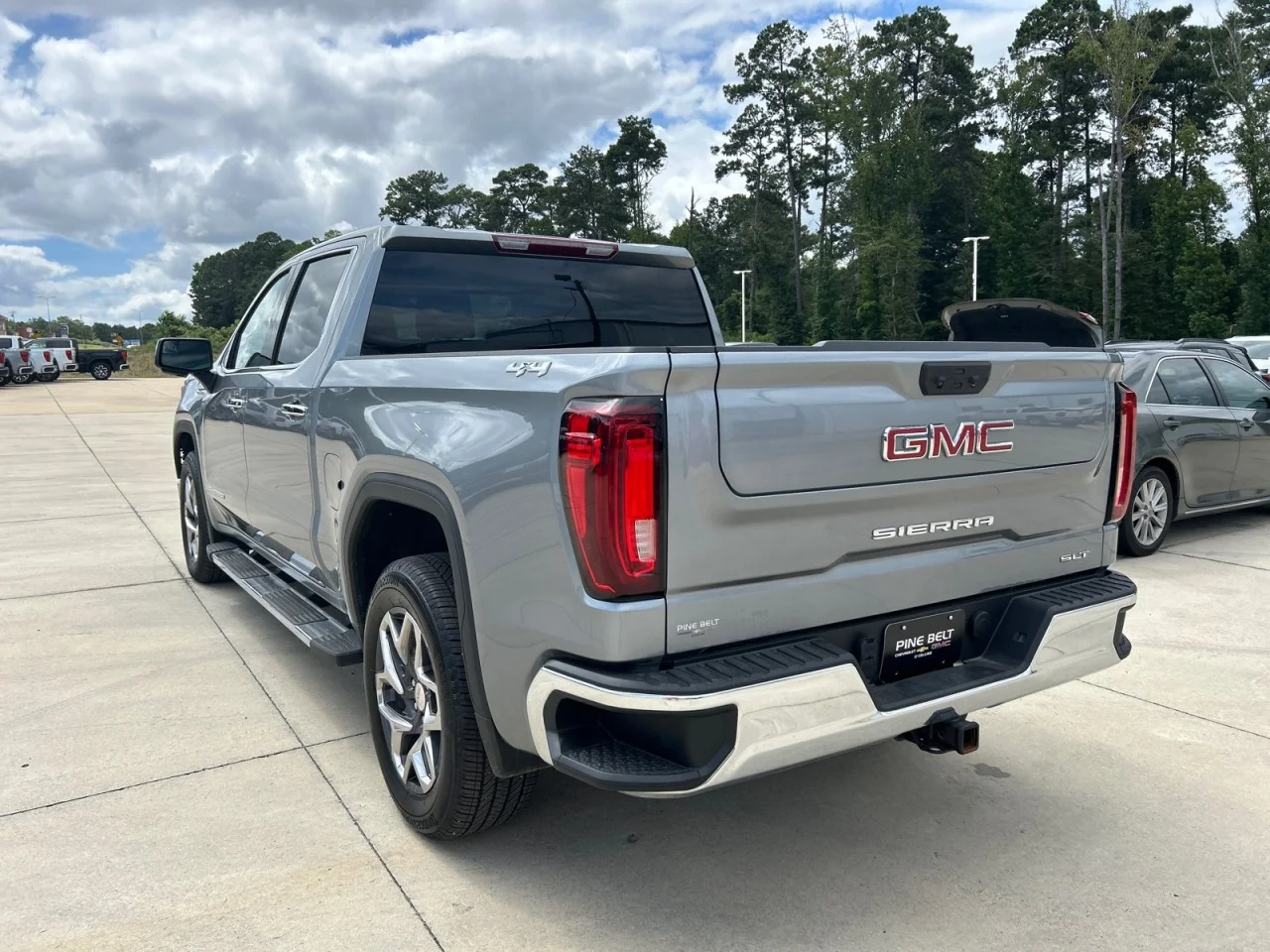 Used 2025 Sterling Metallic GMC SLT image 4