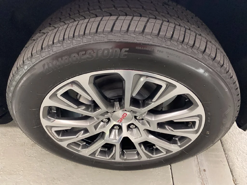 New 2027 Summit White GMC Denali image 4