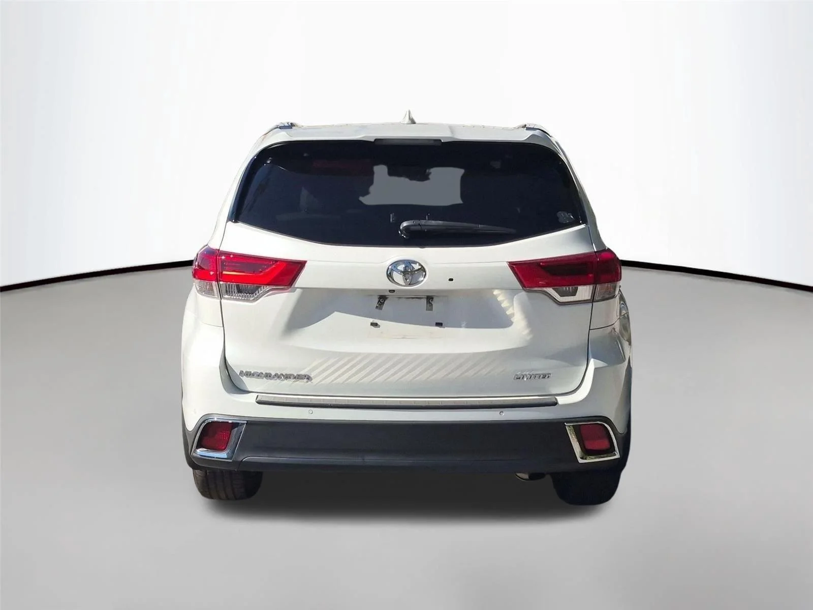 Used 2018 Blizzard Pearl Toyota Limited image 4