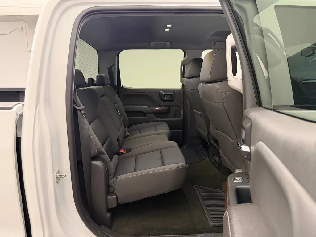 Used 2018 Summit White GMC SLE image 28