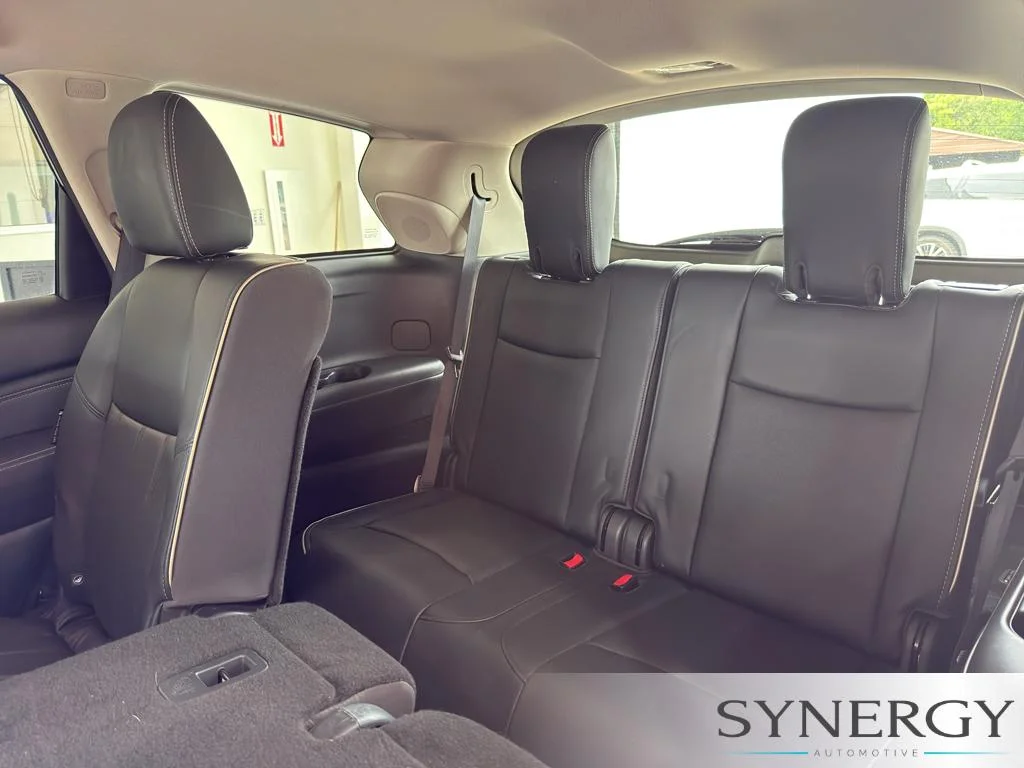 Used 2019 Liquid Platinum INFINITI LUXE image 31