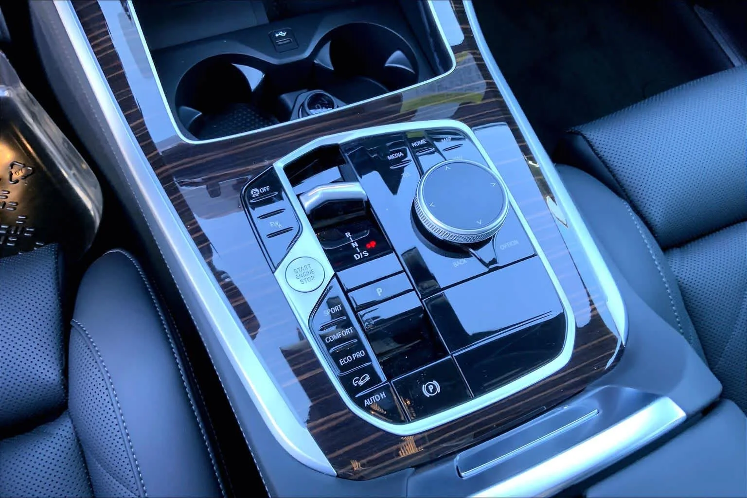 New 2026 Skyscraper Grey Metallic BMW xDrive40i image 17