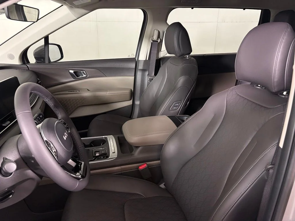 New 2026 Ceramic Silver Kia EX image 18
