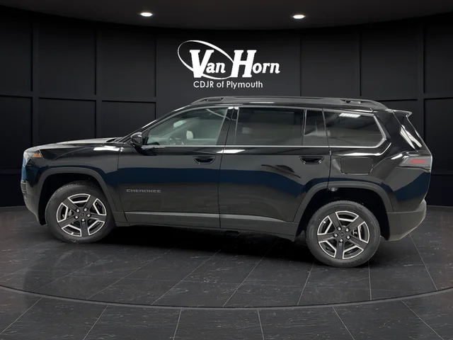 New 2026 Diamond Black Crystal Pearlcoat Jeep Laredo image 4
