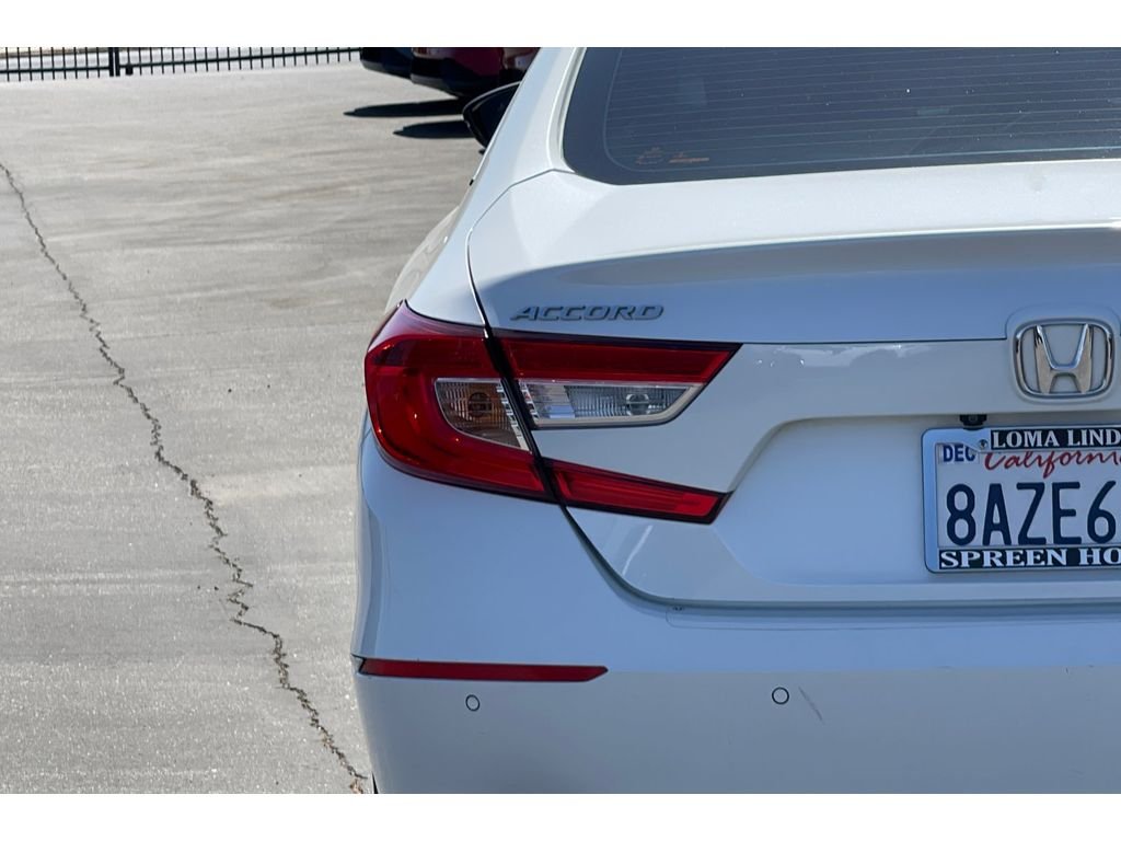 Used 2018 Platinum White Pearl Honda Touring 1.5T image 47