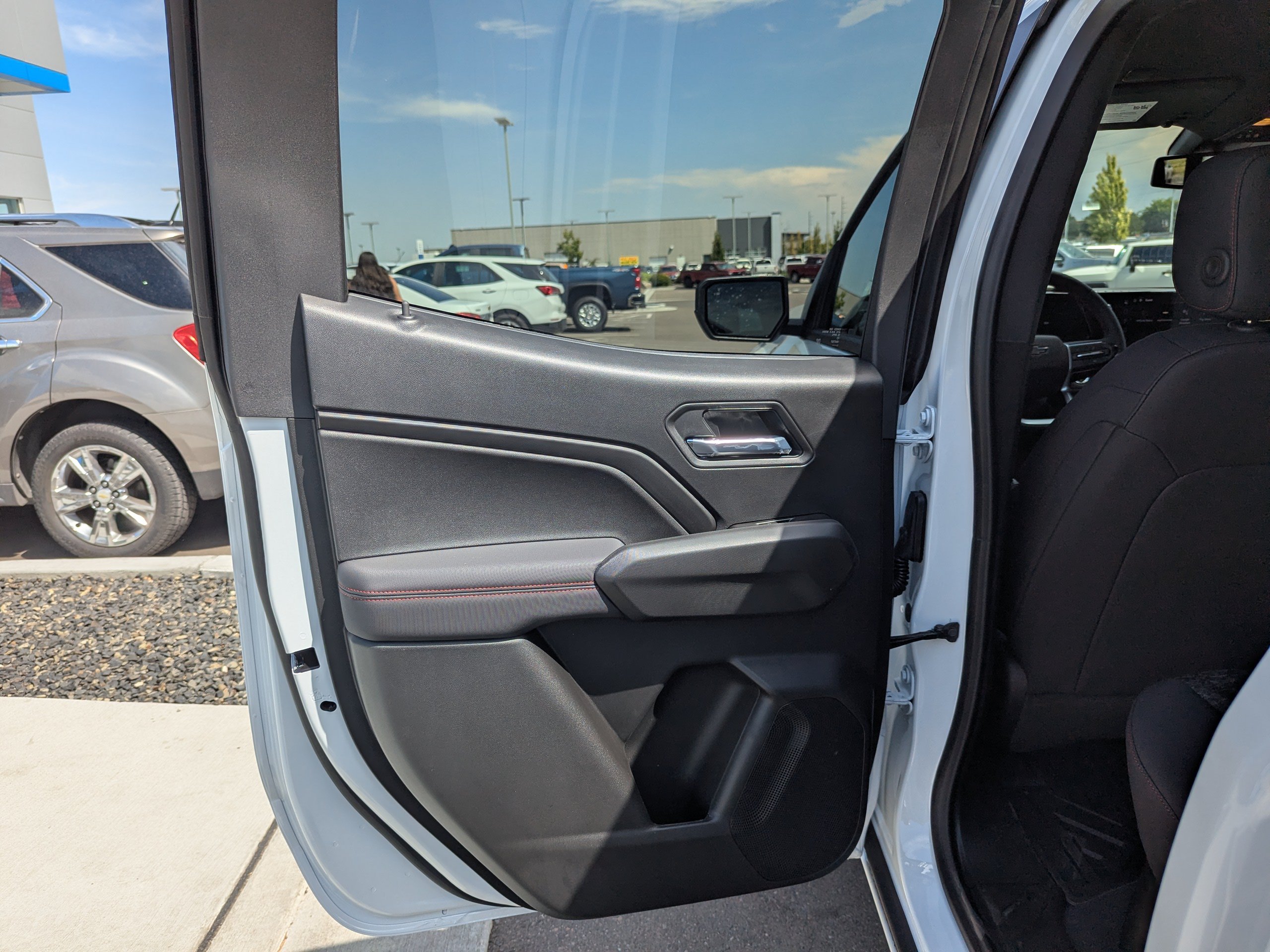 2026 Chevrolet Colorado Z71 - Photo 31