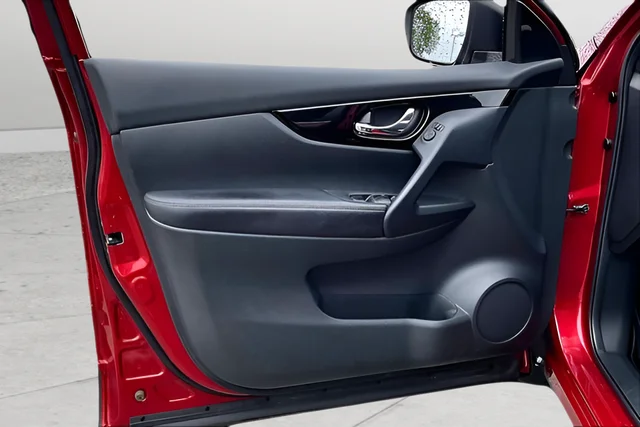 Used 2022 Red Nissan SL image 16