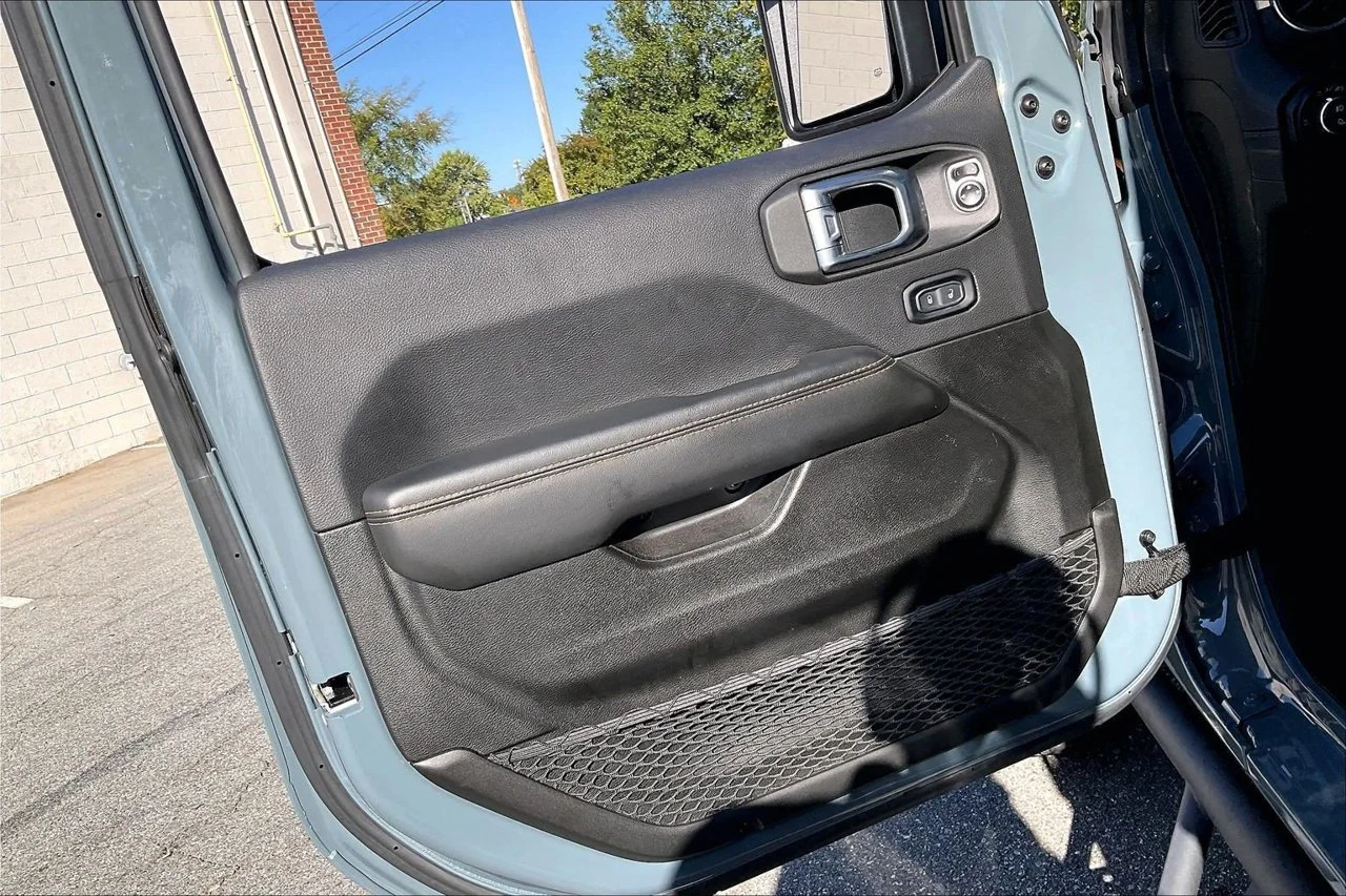 Used 2024 Gray Jeep Sport S image 26