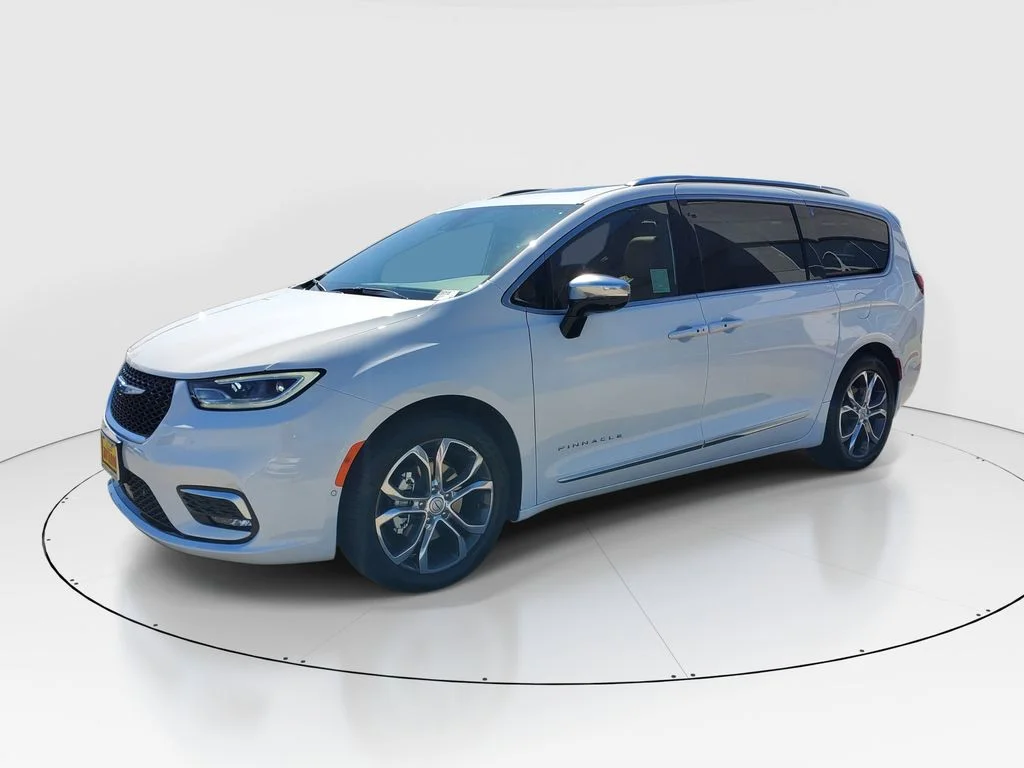 New 2026 Bright White Clear-Coat Exterior Paint Chrysler Pinnacle image 8