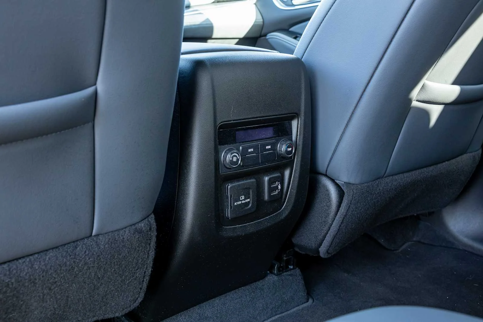 Used 2024 White Frost Tricoat Buick Essence image 33