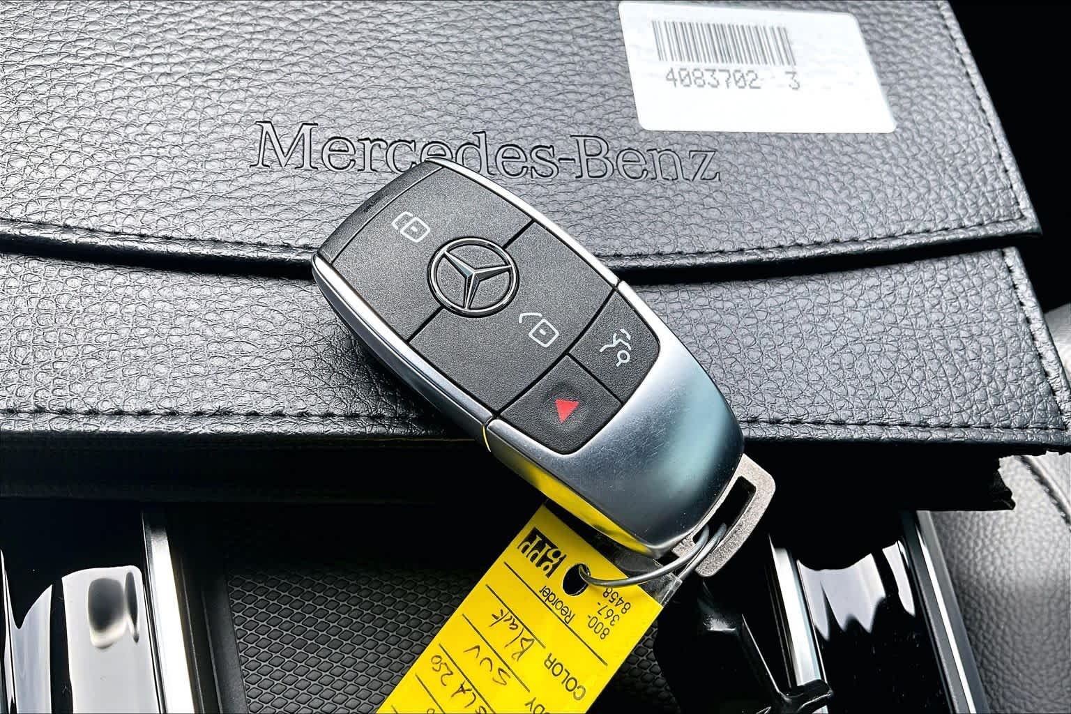 Used 2025 Night Black Mercedes-Benz GLA 250 image 27