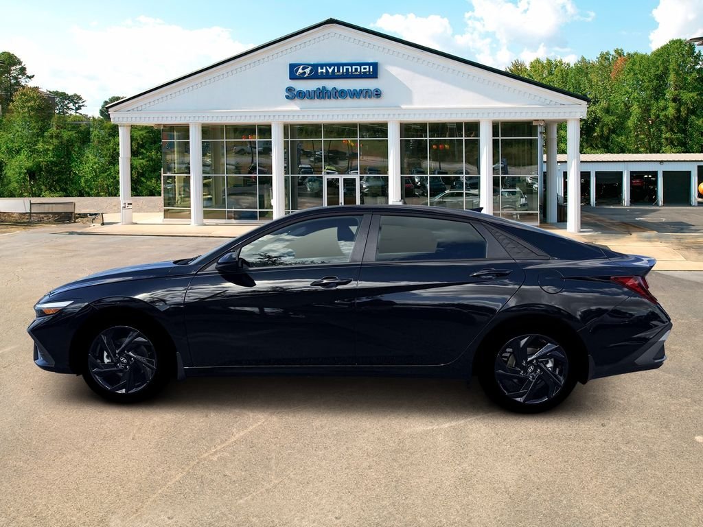 New 2026 Black Hyundai SEL Sport Plus image 3
